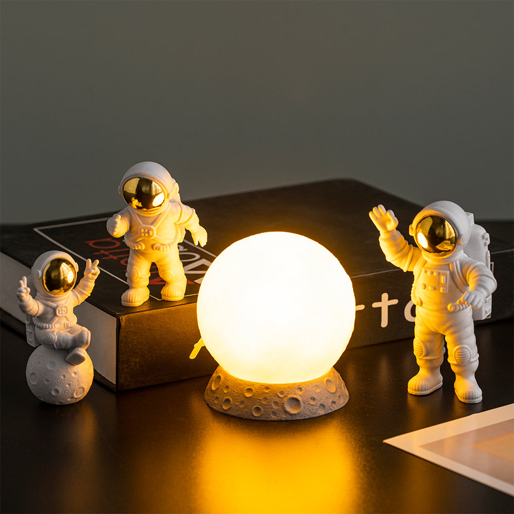 Astronaut Decor Set - Inspire Imagination with LED Moon Lamp 0