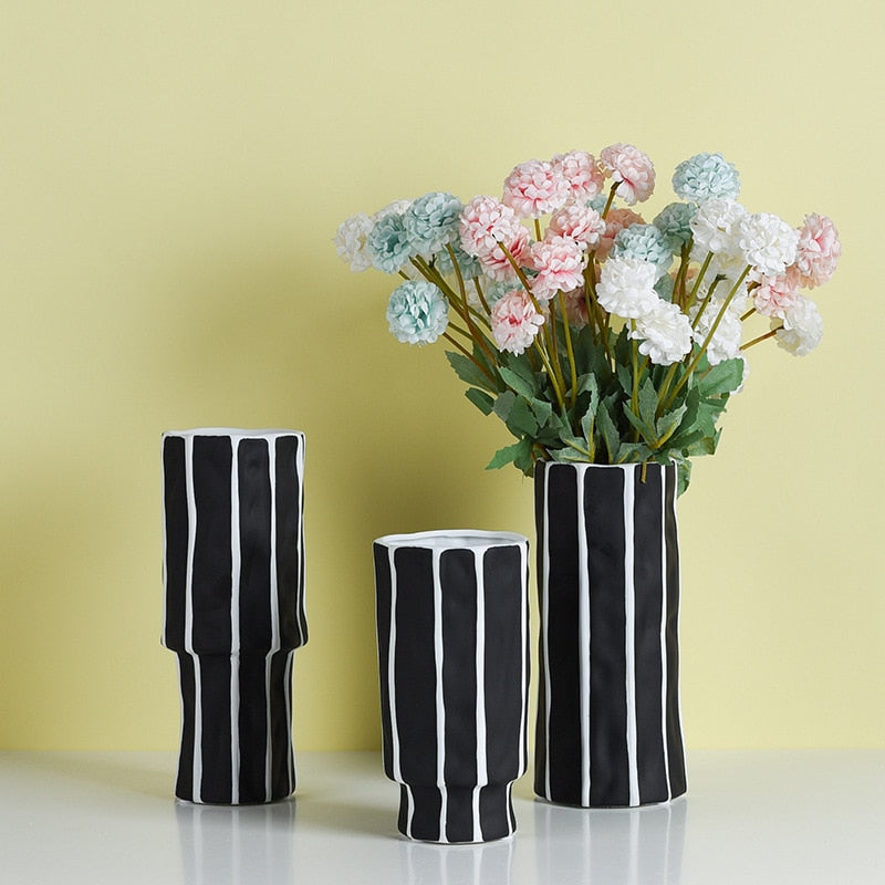 Black Ceramic Vase with Geometric Design – Handmade Decorative Piece for Modern Home Decor 3