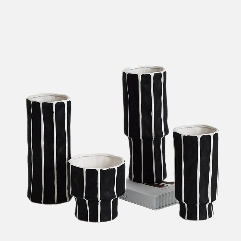 Black Ceramic Vase with Geometric Design – Handmade Decorative Piece for Modern Home Decor 4