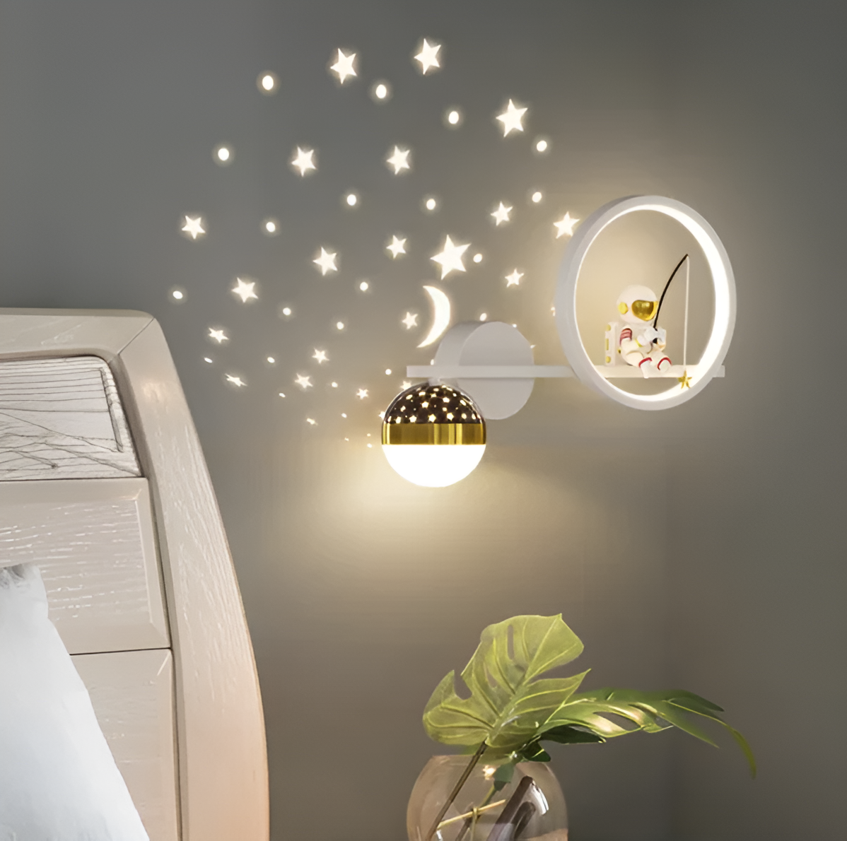 Children's Wall Lamp - Transformative Star Projection Light 4