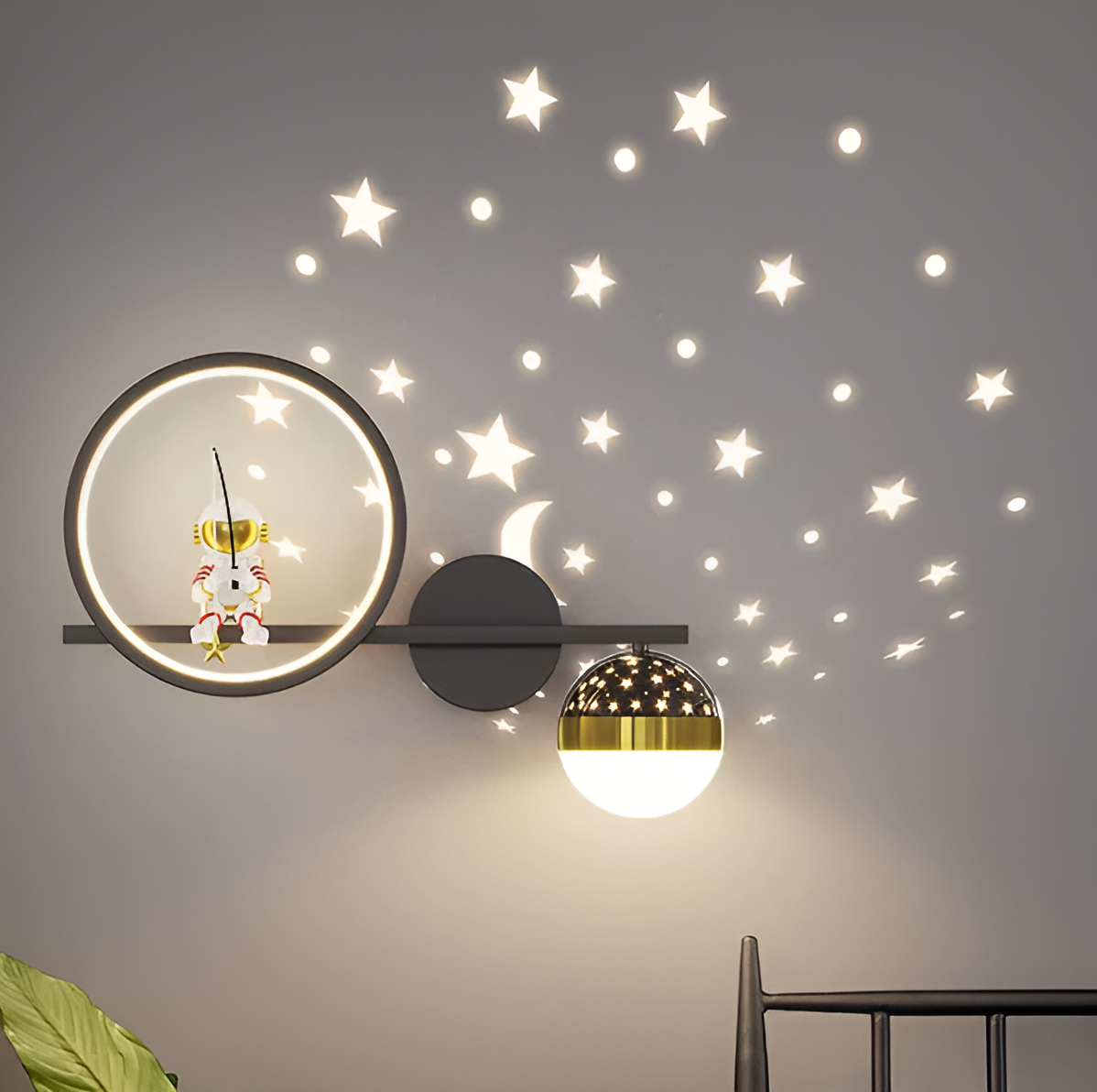 Children's Wall Lamp - Transformative Star Projection Light 6