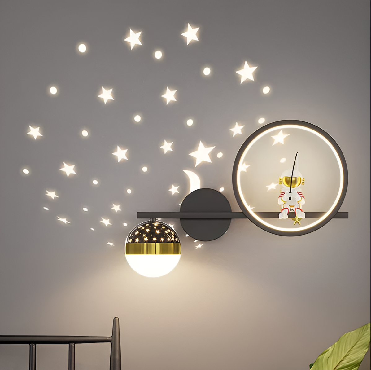 Children's Wall Lamp - Transformative Star Projection Light 8