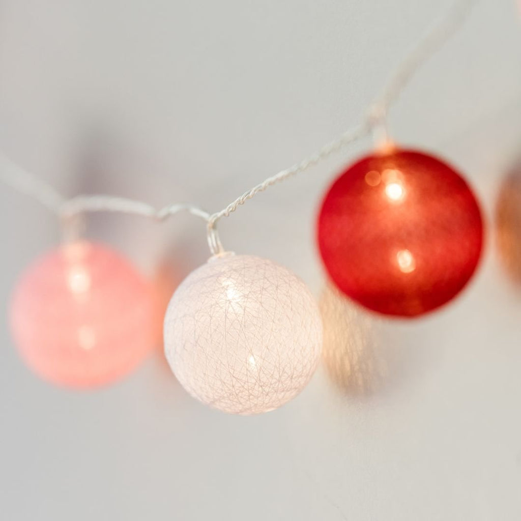 Cotton Ball Fairy Lights - Cozy 3m LED Glow in Soft Pink, White & Red 1