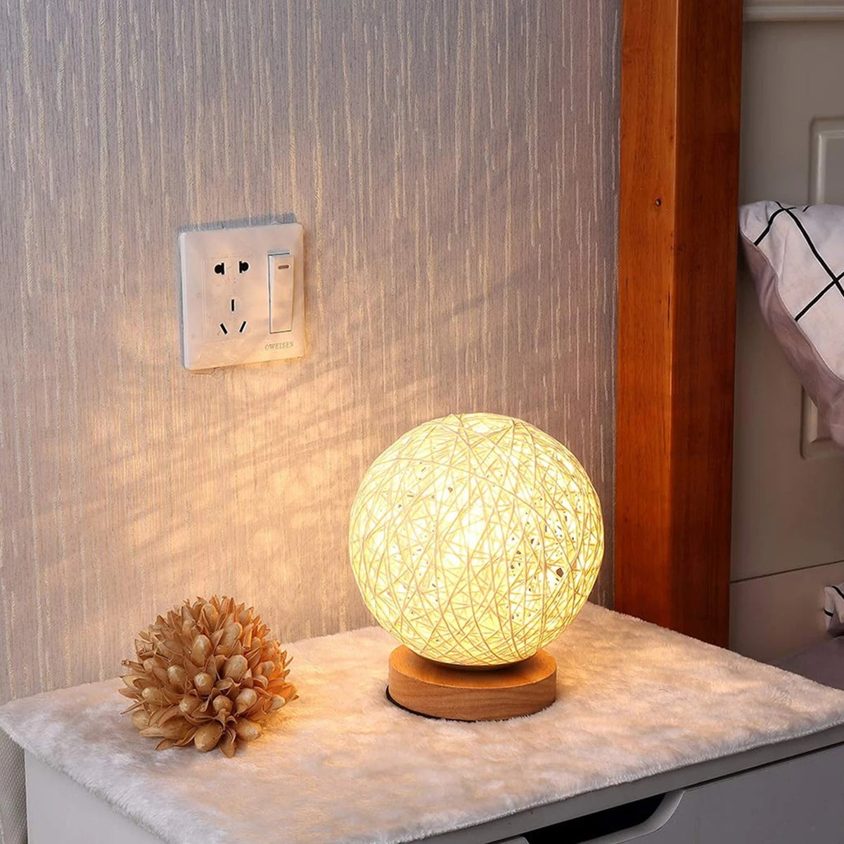 Dimmable Rattan LED Table Lamp – Handcrafted Bedside Lamp for Cozy Ambiance and Unique Texture 1