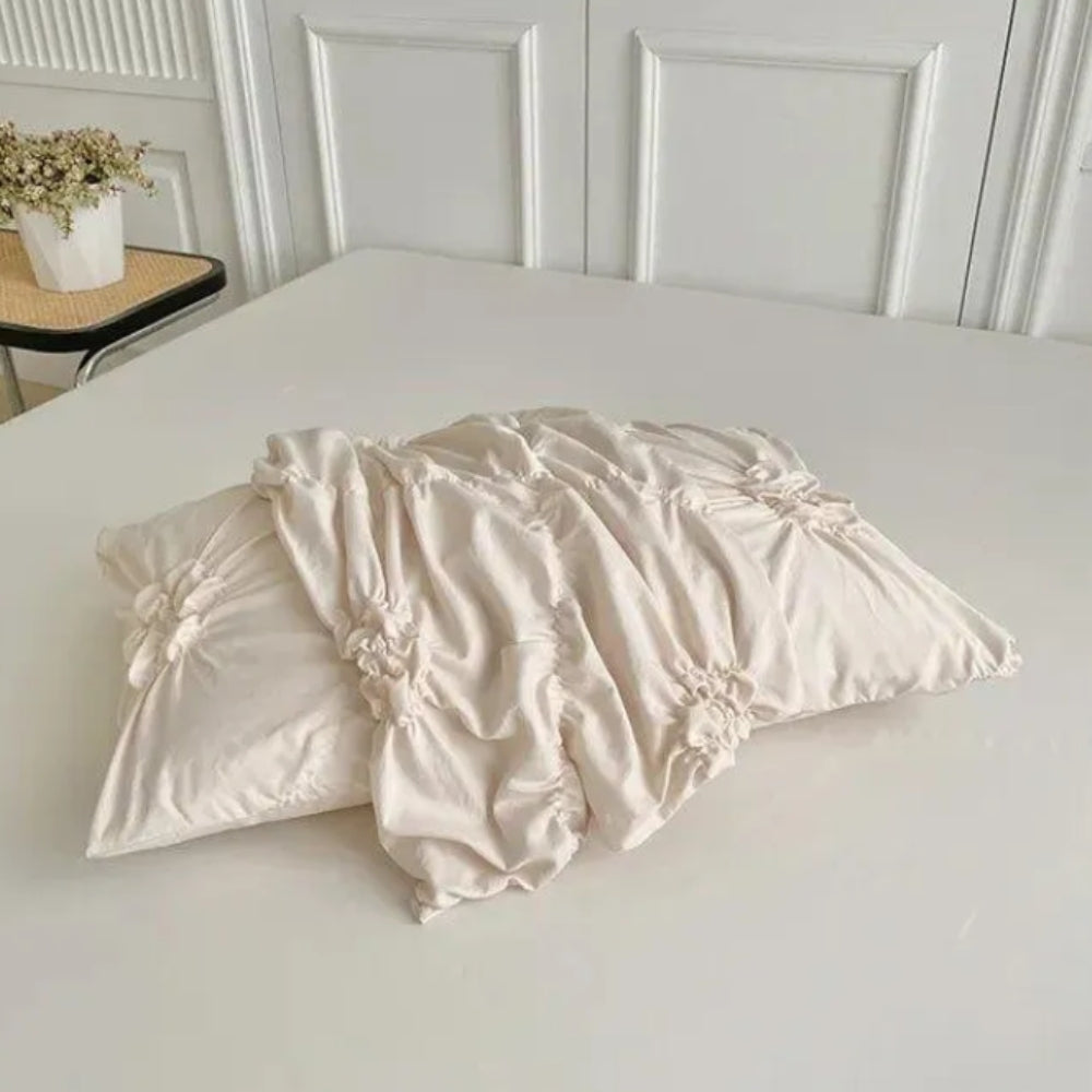 Duvet Cover Set - Pinch Pleat Floral Design with Secure Fit & Soft Fabric 3