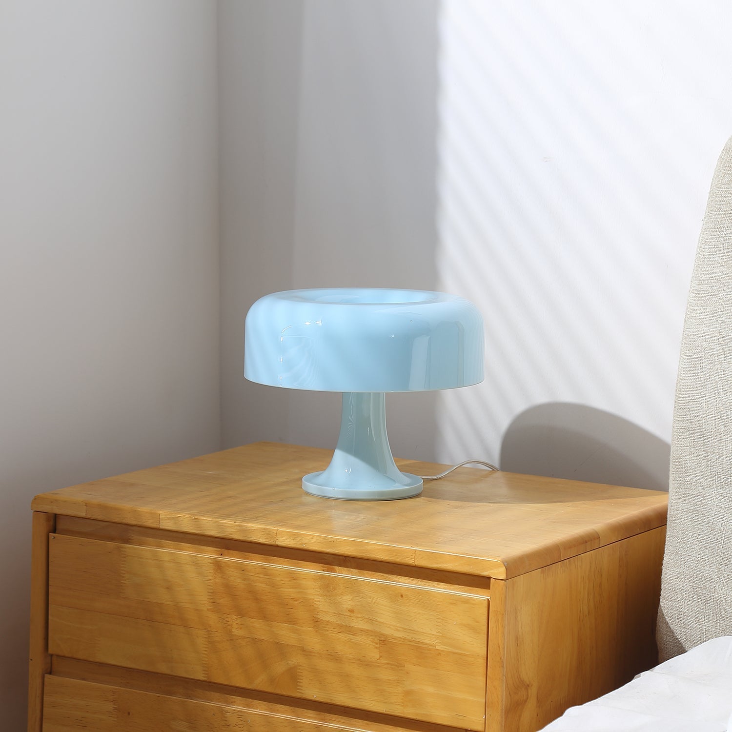 Minimalist Acrylic Table Lamp - Stylish Indoor Illumination in 5 Colors 12