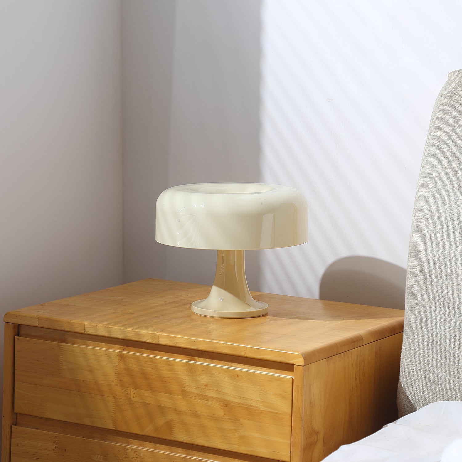 Minimalist Acrylic Table Lamp - Stylish Indoor Illumination in 5 Colors 9