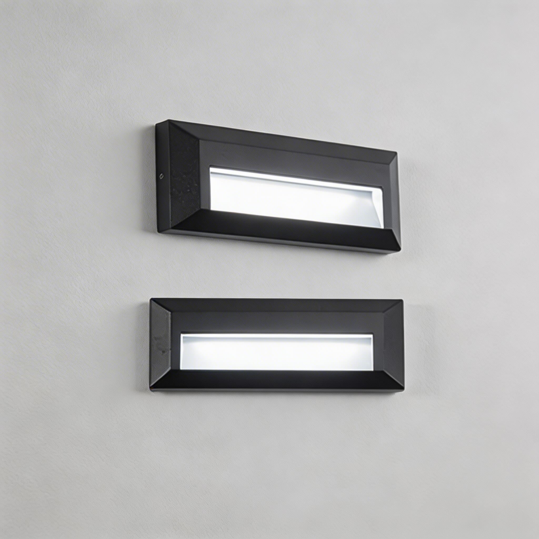 Outdoor Waterproof LED Wall Light - Durable Aluminum, Energy-Efficient Sconce 0