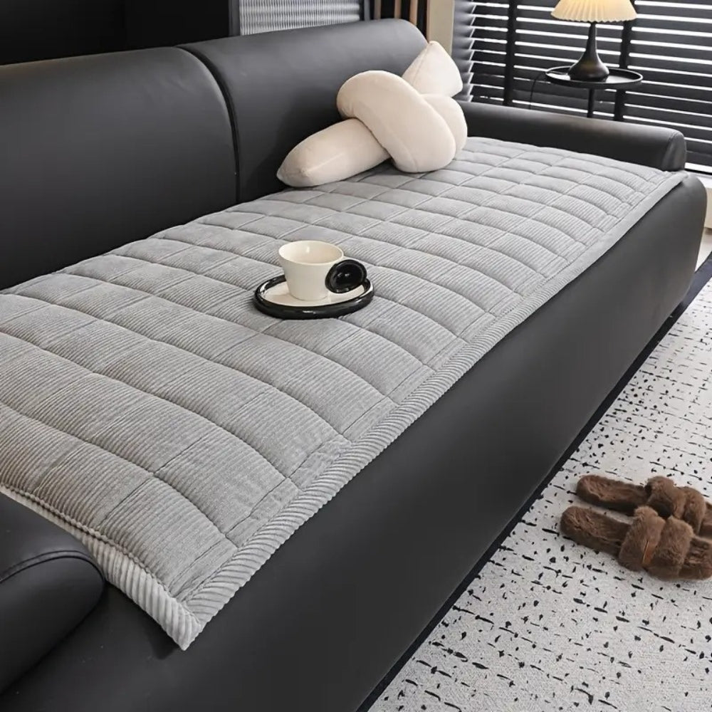 Quilted Couch Cover Mat – Soft Microfiber with Non-Slip Backing, Cat Scratch Resistant, Machine Washable, Standard Sofa Size 4