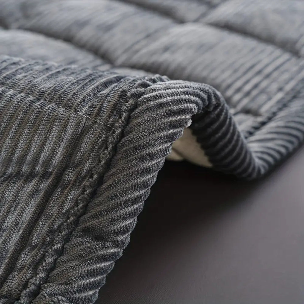 Quilted Couch Cover Mat – Soft Microfiber with Non-Slip Backing, Cat Scratch Resistant, Machine Washable, Standard Sofa Size 5