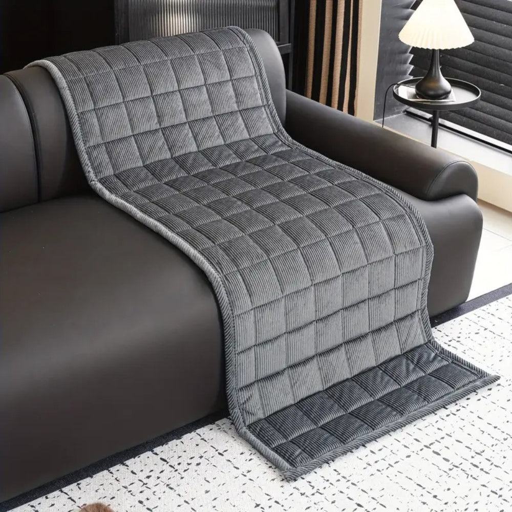 Quilted Couch Cover Mat – Soft Microfiber with Non-Slip Backing, Cat Scratch Resistant, Machine Washable, Standard Sofa Size 7
