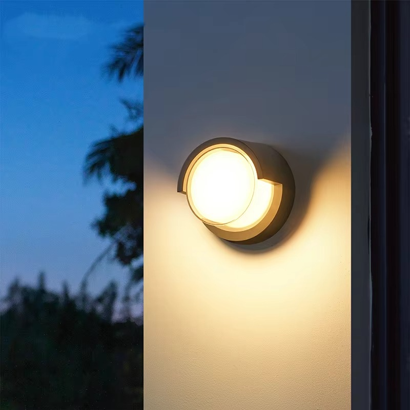 Wall-mounted outdoor light fixture 8