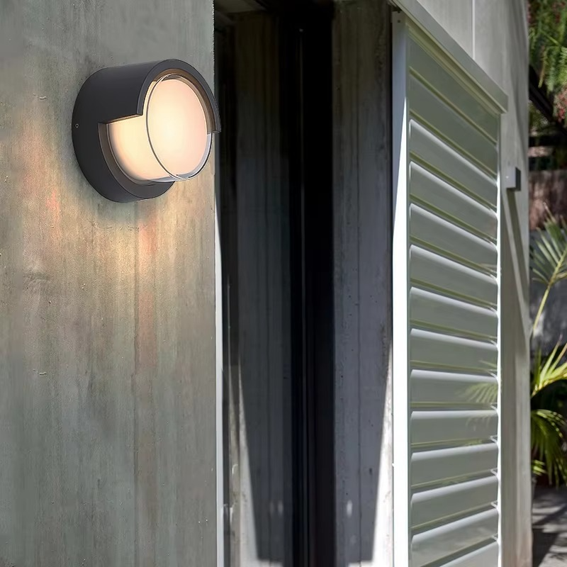 Wall-mounted outdoor light fixture 2