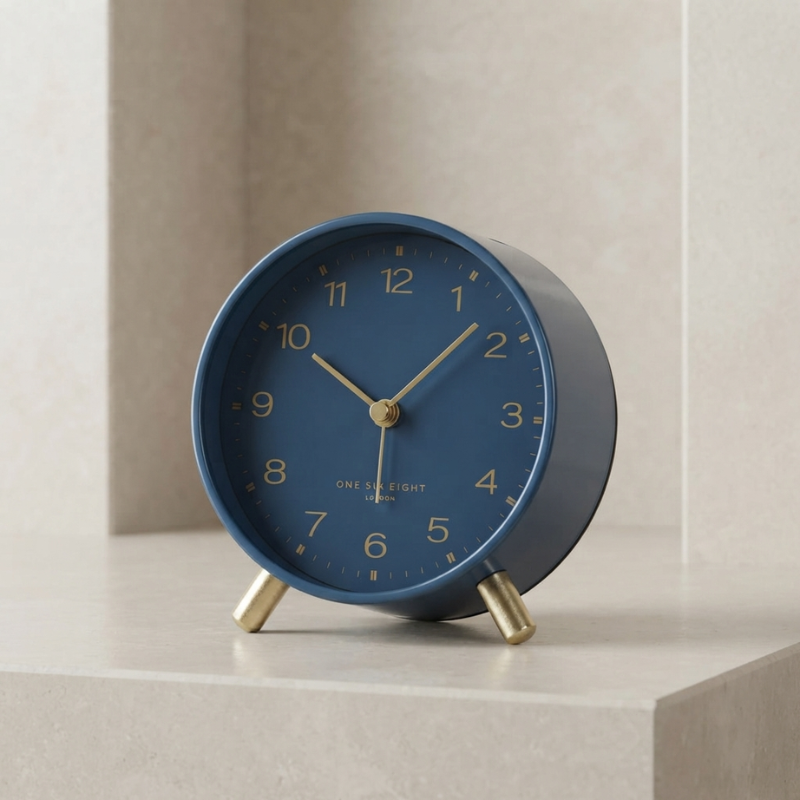 Silent Alarm Clock Quartz Movement Compact Design 1