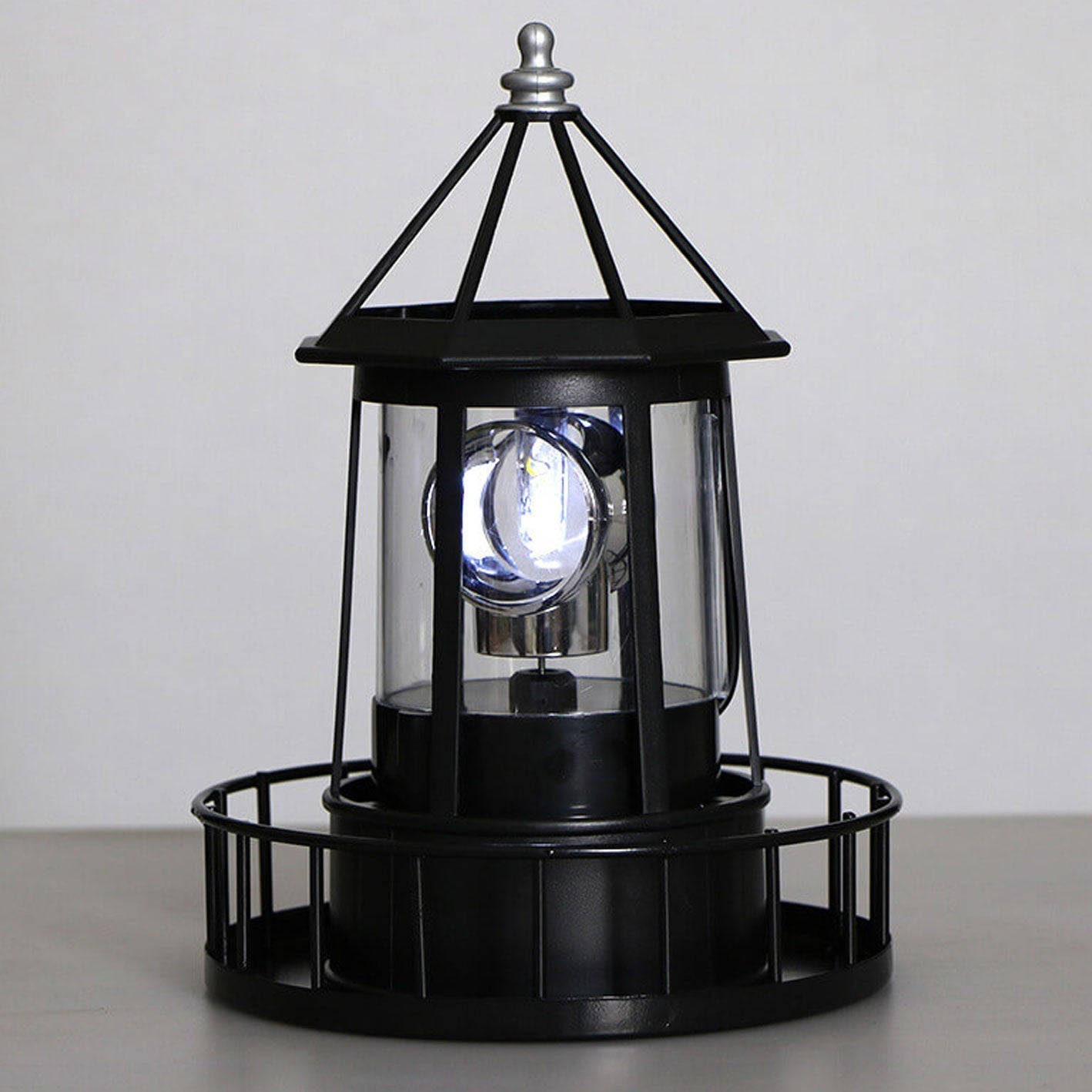 Solar Rotating Tower LED Garden Light - Energy-Efficient Outdoor Illumination 0