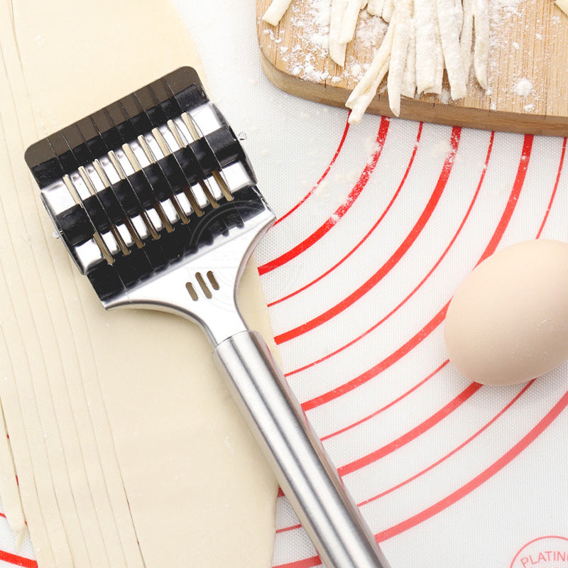 Stainless Steel Pasta Cutter - Ergonomic, Durable Noodle Roller Slicer 4