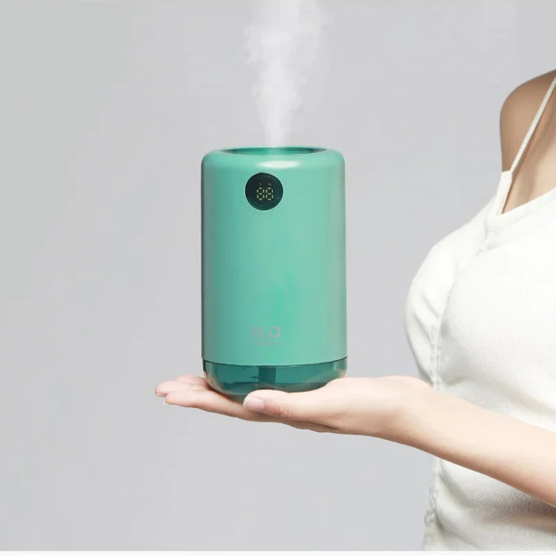 Humidifier with large screen power display on a light background