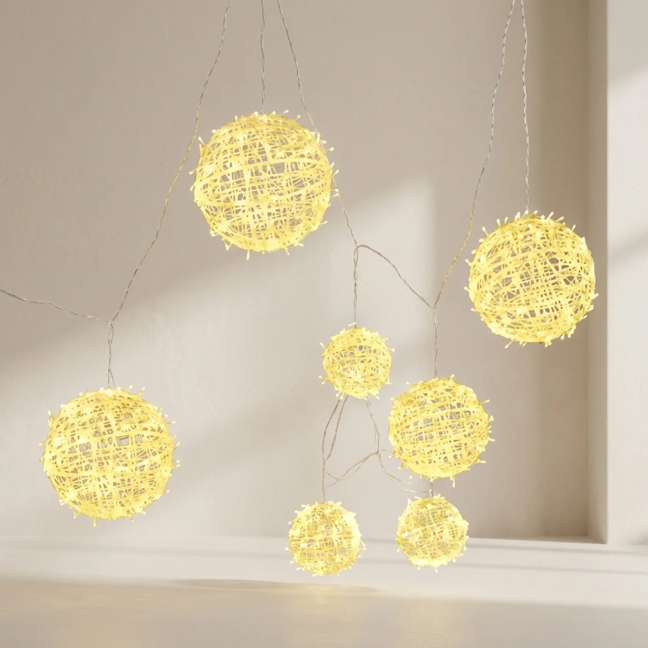 LED Ball Light String IP65 Battery Powered Decorative Garden String Lights