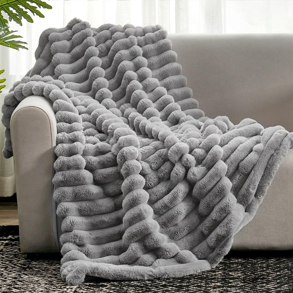 Ultra-Soft Cloud Blanket Ð Luxury Plush Throw for Warmth & Everyday Comfort 0